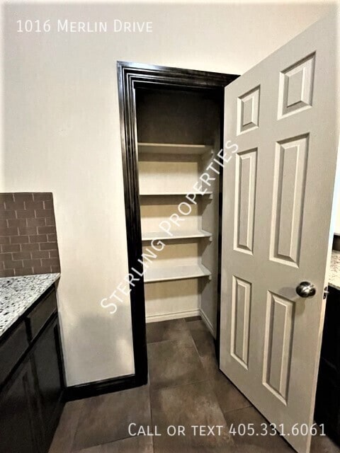 Building Photo - 1016 Merlin Dr