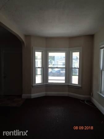 Building Photo - 129 Winterroth St