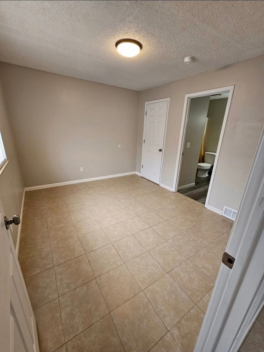 Building Photo - 815 S Emporia St