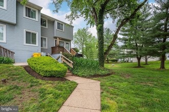 Building Photo - 2219 Fendall Ct