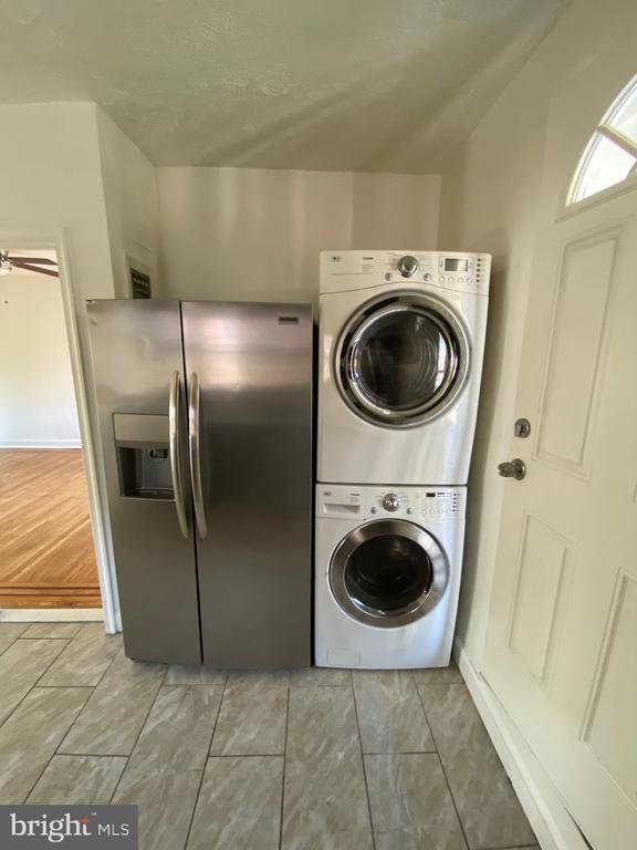 Building Photo - 2320 Anoka Ave