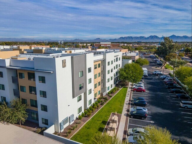 Building Photo - Cactus Forty-2