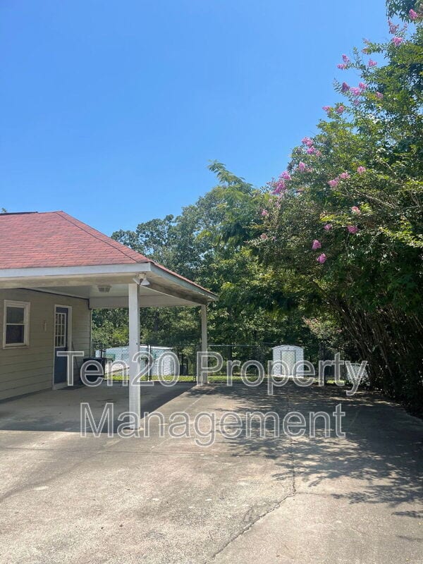 Building Photo - 707 Lee Rd 437