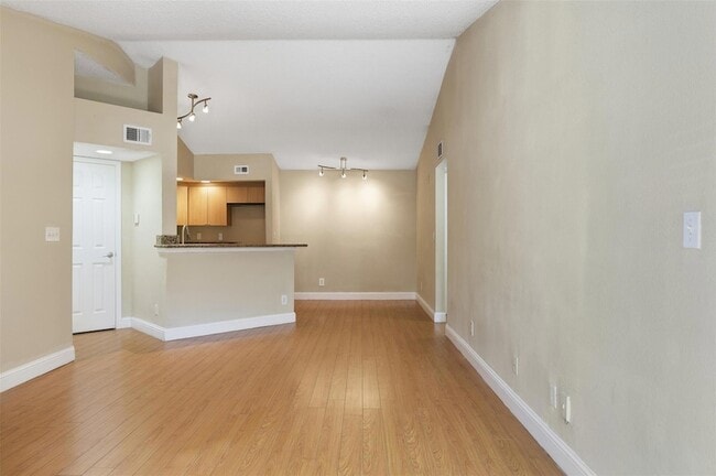 Building Photo - 731 Vista Isles Dr