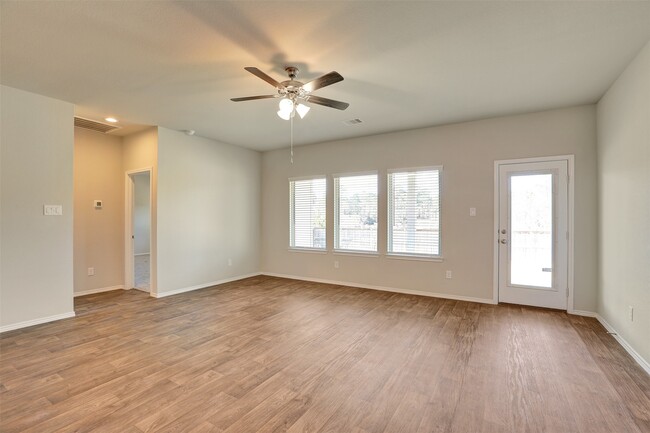 Building Photo - 13845 Rock Island Trl