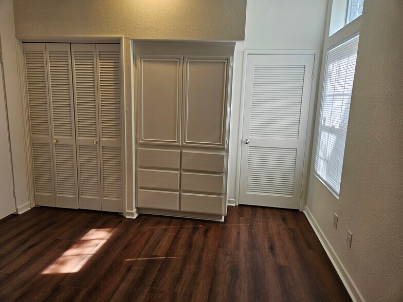 His & Hers 2nd bedroom - 11829 Gateway Blvd