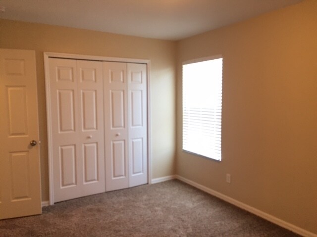 Building Photo - 1615 Wakefield Dr
