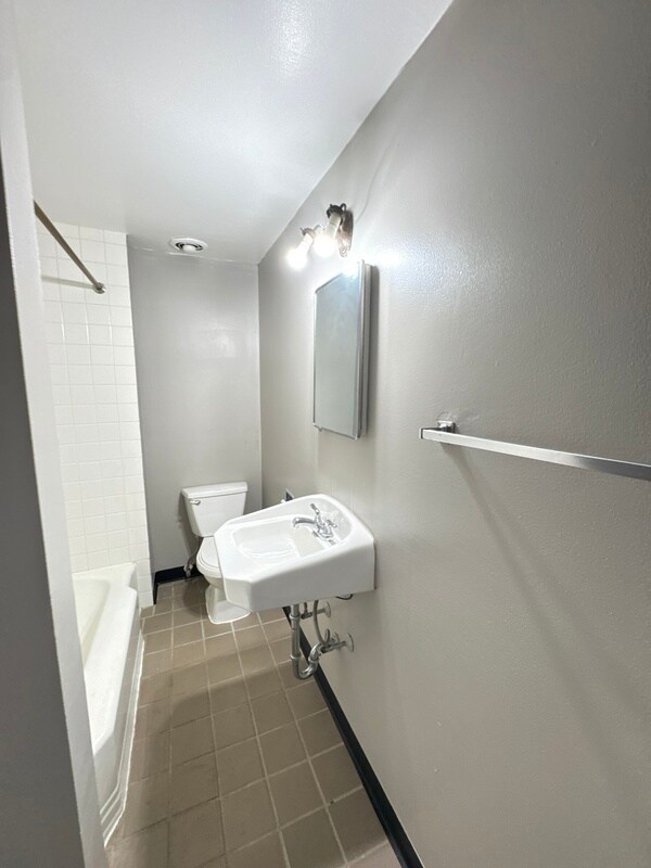Building Photo - 408 W Chelten Ave