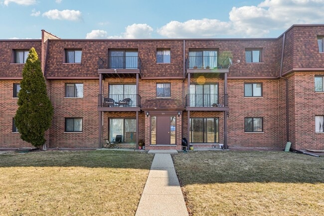 Building Photo - 501 McHenry Rd