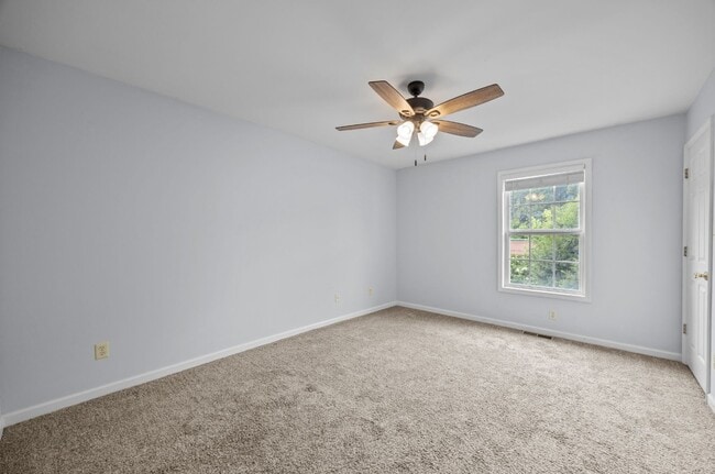 Building Photo - 20 Cheltenham Dr