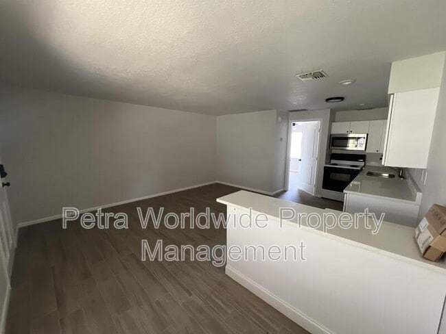Building Photo - 2309 K-Ville Ave