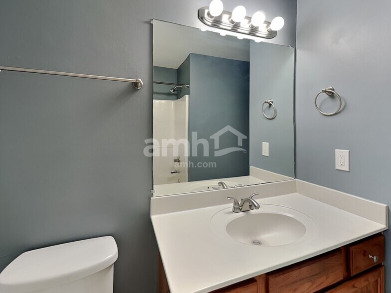 Building Photo - 3009 Rock Springs Rd