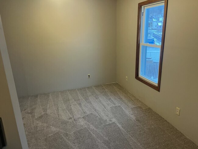 Building Photo - 156 Leach Ave