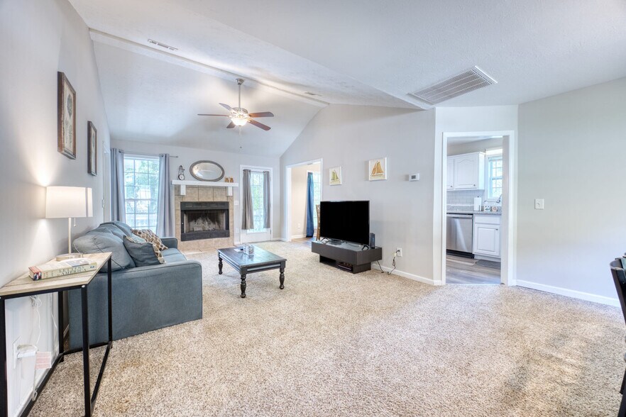 Primary Photo - 4209 King Arthur Pl