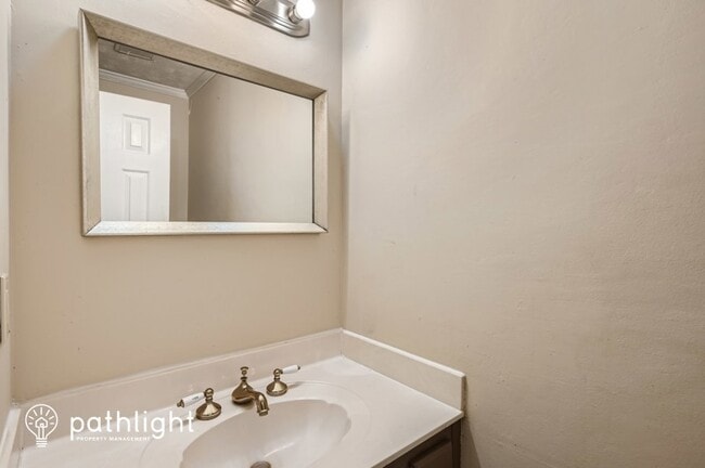 Building Photo - 3740 Glade Ave