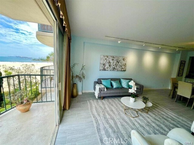 Building Photo - 850 E Ocean Blvd