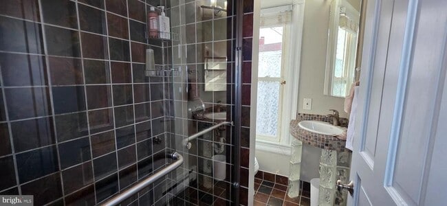 Building Photo - 1211 33rd St NW