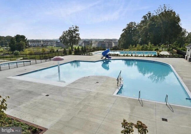 Building Photo - 13220 Tivoli Lake Blvd