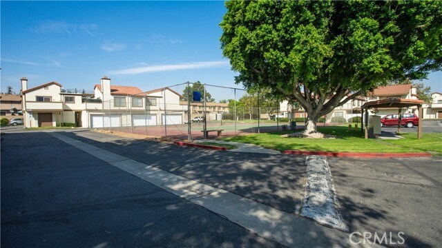 Building Photo - 1216 S Cypress Ave