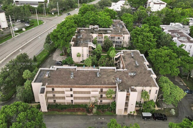 Building Photo - 469 N Pine Island Rd