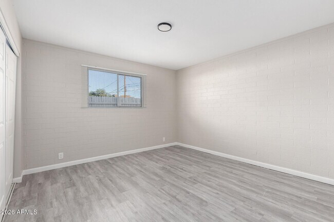 Building Photo - 405 S Priest Dr