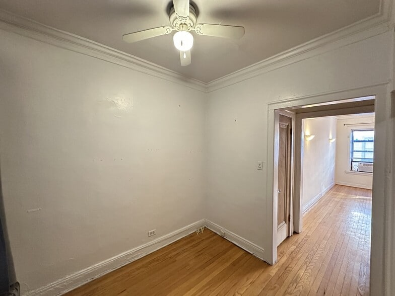 Building Photo - 526A W Surf St