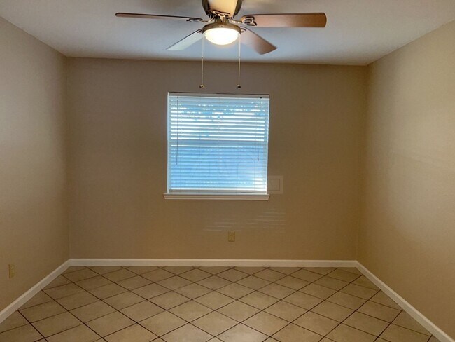 Building Photo - 4402 Breckenridge Dr
