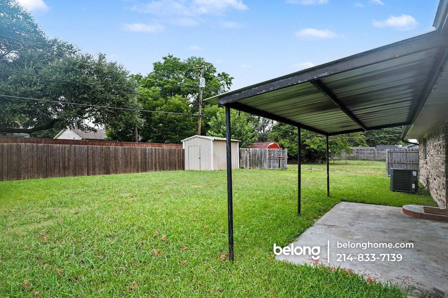 Building Photo - 423 Southlake Dr
