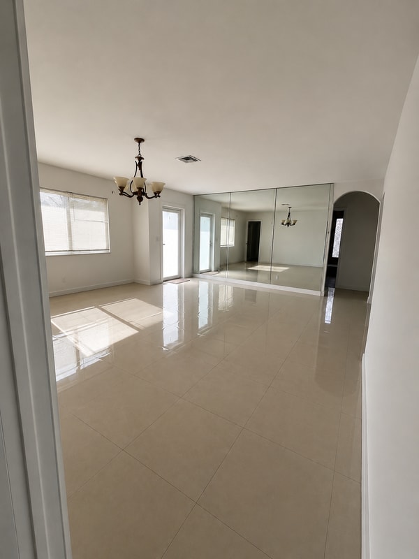 Building Photo - 7434 Thatcher Ave