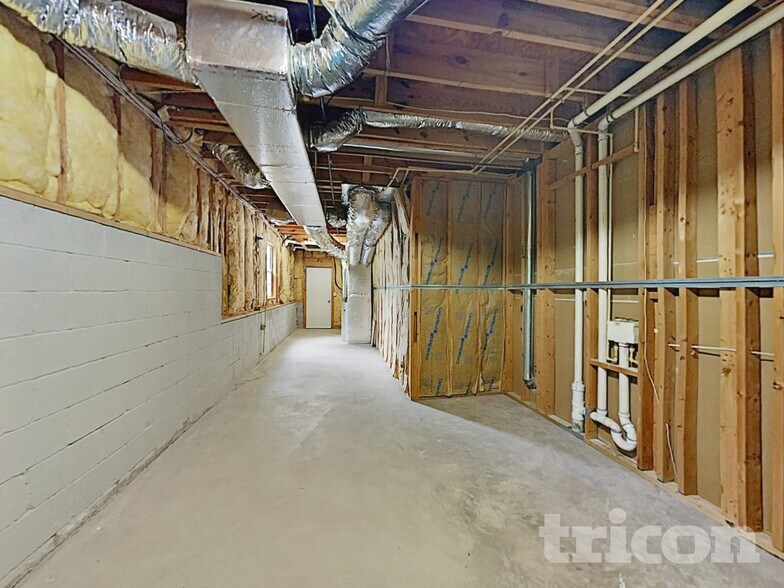 Building Photo - 2331 Sandspring Dr SW