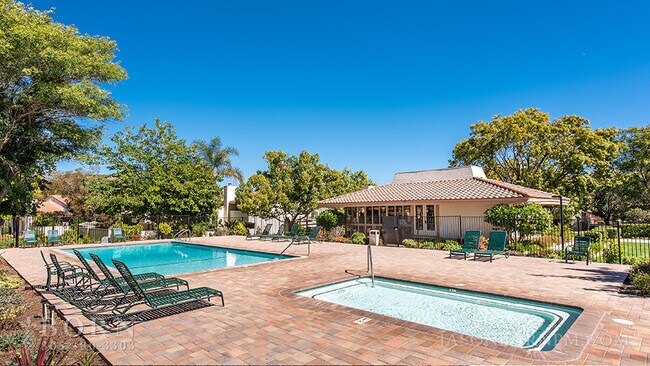 Building Photo - 3724 San Vincente Ct