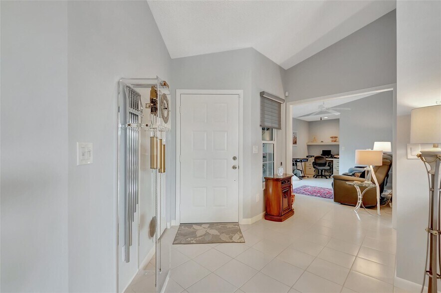 Building Photo - 8224 Cassia Dr