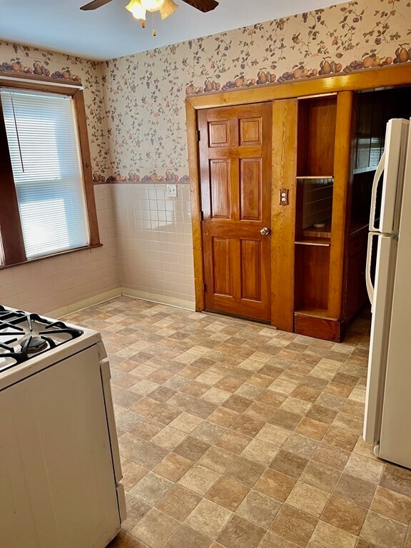 Building Photo - 15 Woodrow Ave