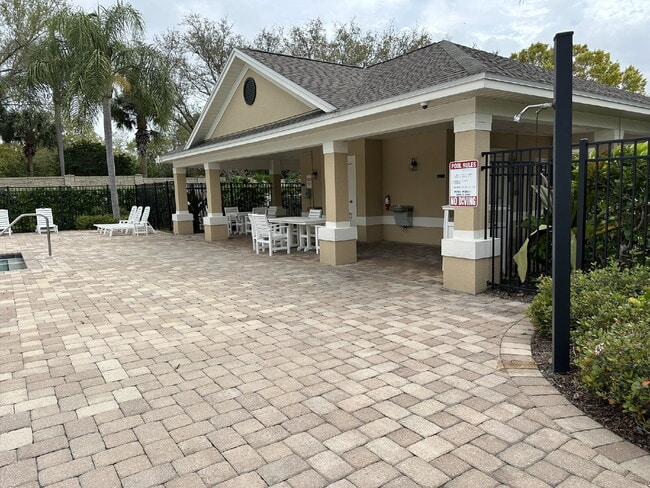 Building Photo - "Spacious 3-Bed Townhouse with 2.5 Baths in Beautiful Bradenton!"