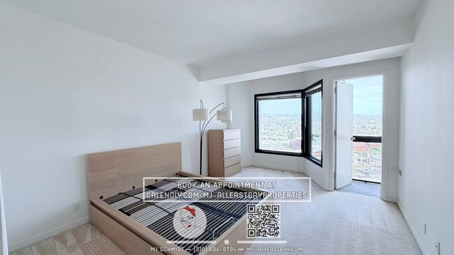 Building Photo - Bright 1 bedroom condo with spectacular views on the 25th floor!