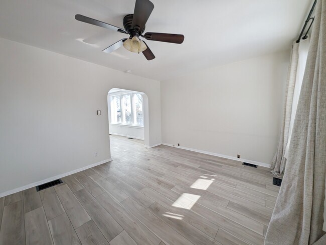 Building Photo - 6547 Marmaduke Ave