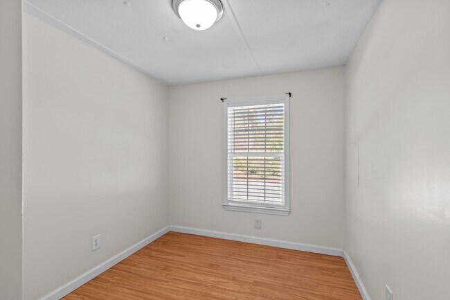 Building Photo - 119 Starwood Cir
