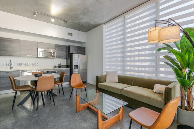 Building Photo - 151 SE 1st St