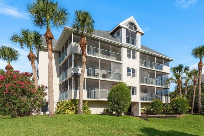 Building Photo - 5557 Sea Forest Dr