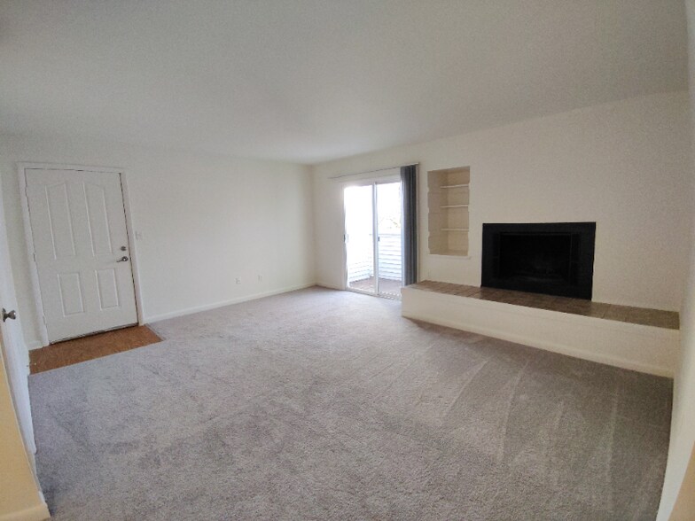 Building Photo - 600 Reusens Rd