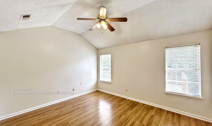 Building Photo - 9299 Grove Manor Dr