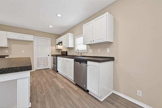 Building Photo - 15933 W Relza Dr