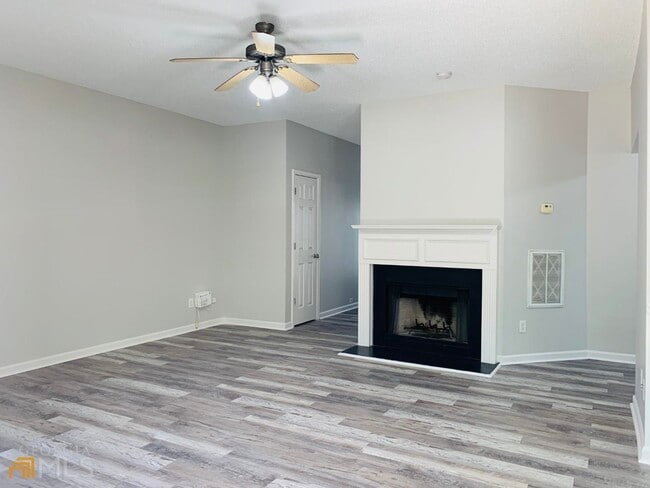 Building Photo - 221 Southwind Ln