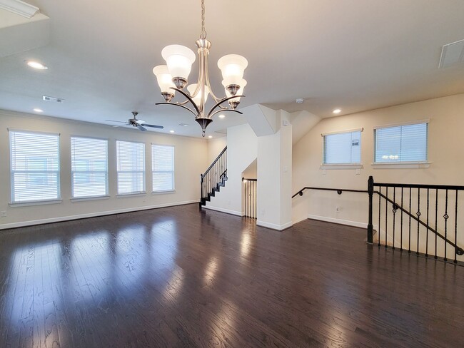 Building Photo - A stunning 4-story home perfectly situated in the heart of Spring Branch!