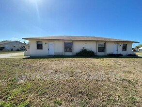 Building Photo - 801 SE 5th Ave