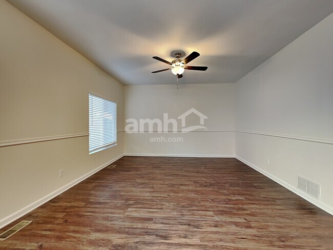 Building Photo - 6594 Abbeywood Dr