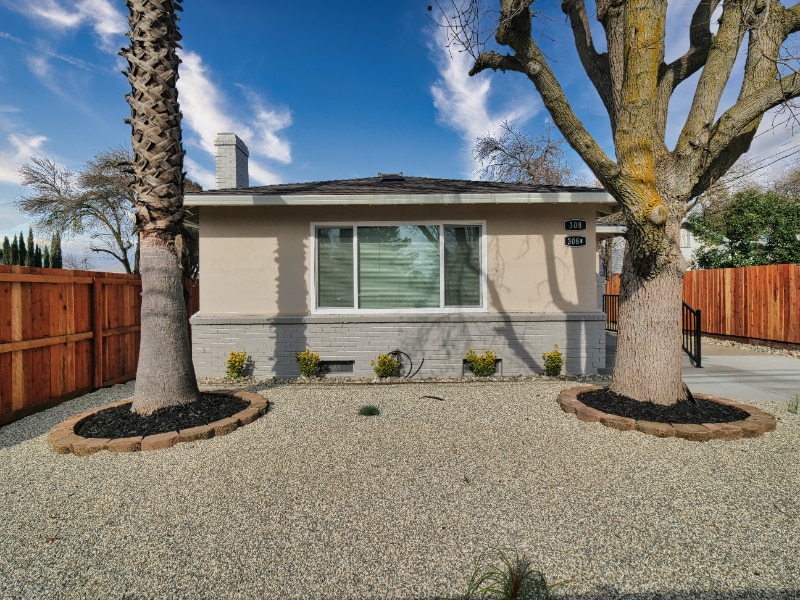 Building Photo - 308 6th St