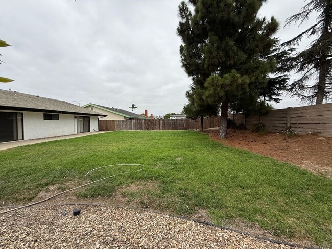Building Photo - Pioneer Village- Large Single Story Home Near Marian Hospital/101 Frwy