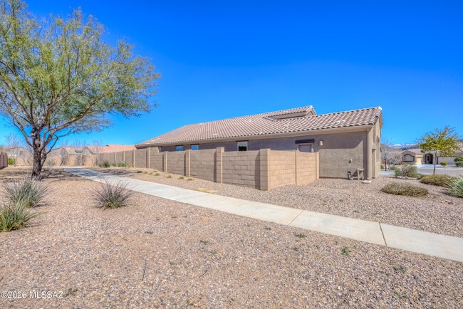 Building Photo - 9116 W Silver Cholla Dr
