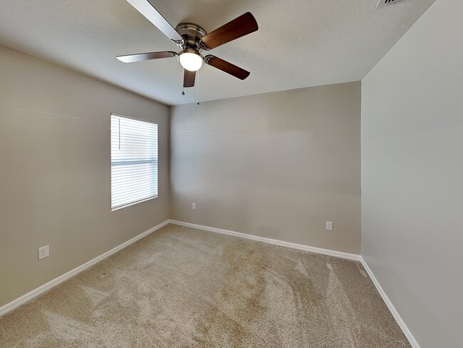 Building Photo - 432 Honey Bell Rd